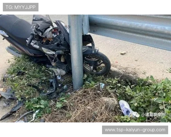 成都摔车事件曝光，公众关注运动员安全保障，成都坠河车祸